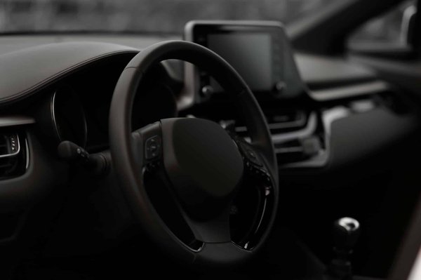 In che modo l'aggiornamento del sistema di infotainment può influenzare il valore di rivendita di un'auto?